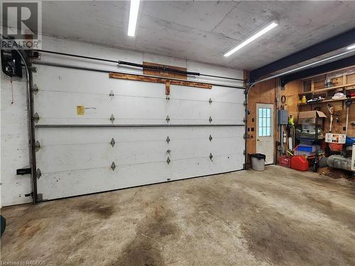 37 Reid'S Pt Rd, South Bruce Peninsula, ON - Indoor Photo Showing Garage