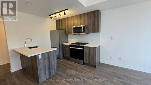 12 - 1479 O'Connor Drive, Toronto (O'Connor-Parkview), ON - Indoor Photo Showing Kitchen