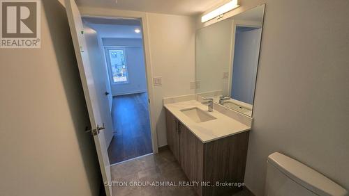 12 - 1479 O'Connor Drive, Toronto (O'Connor-Parkview), ON - Indoor Photo Showing Bathroom