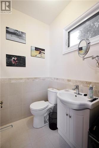 2895 Rheal, Sudbury, ON - Indoor Photo Showing Bathroom