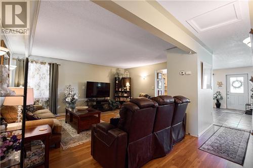 2895 Rheal, Sudbury, ON - Indoor Photo Showing Living Room