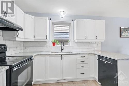 51 Cresthaven Drive, Ottawa, ON - Indoor Photo Showing Kitchen