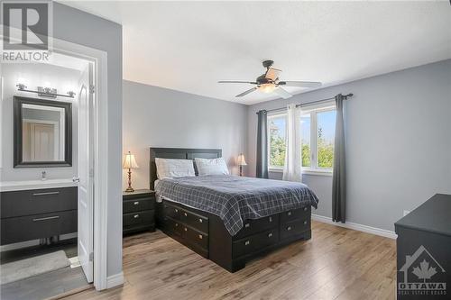 51 Cresthaven Drive, Ottawa, ON - Indoor Photo Showing Bedroom