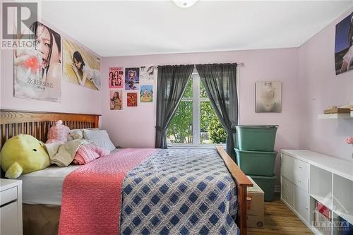 51 Cresthaven Drive, Ottawa, ON - Indoor Photo Showing Bedroom