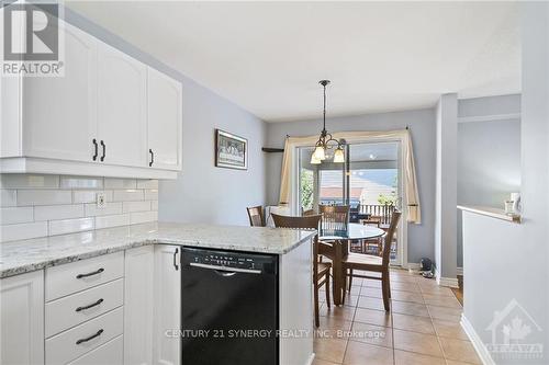 51 Cresthaven Drive, Ottawa, ON - Indoor Photo Showing Kitchen