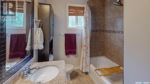 776 Wascana Street, Regina, SK - Indoor Photo Showing Bathroom