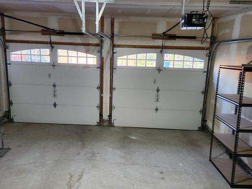 146 Shephard Ave, New Tecumseth, ON - Indoor Photo Showing Garage