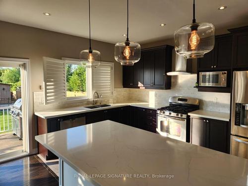 146 Shephard Ave, New Tecumseth, ON - Indoor Photo Showing Kitchen With Upgraded Kitchen