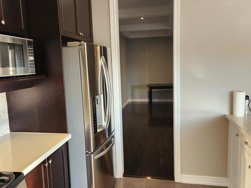 146 Shephard Ave, New Tecumseth, ON - Indoor Photo Showing Kitchen