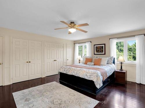 7 Willow Wood Pl, East Gwillimbury, ON - Indoor Photo Showing Bedroom