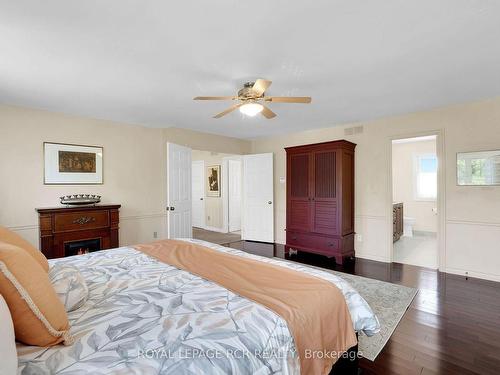 7 Willow Wood Pl, East Gwillimbury, ON - Indoor Photo Showing Bedroom