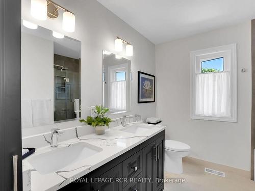 7 Willow Wood Pl, East Gwillimbury, ON - Indoor Photo Showing Bathroom