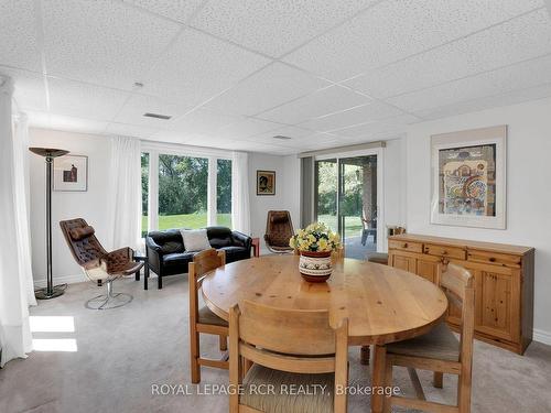 7 Willow Wood Pl, East Gwillimbury, ON - Indoor Photo Showing Dining Room