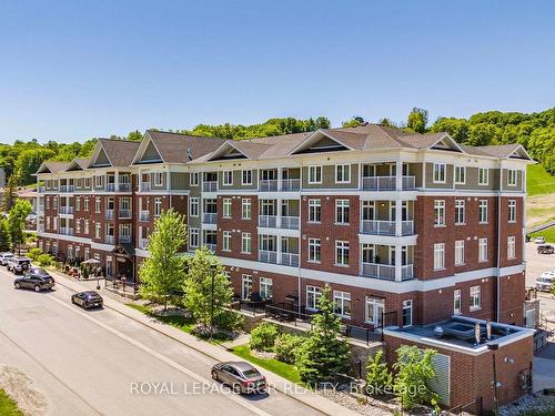 415-40 Horseshoe Blvd, Oro-Medonte, ON - Outdoor With Balcony With Facade