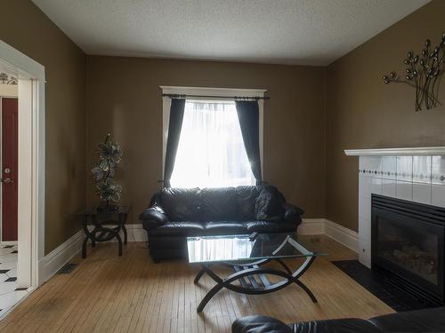 223 Marks Street S, Thunder Bay, ON - Indoor Photo Showing Living Room With Fireplace