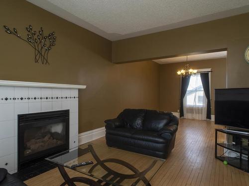 223 Marks Street S, Thunder Bay, ON - Indoor Photo Showing Living Room With Fireplace