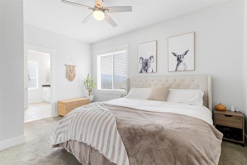 1215 Hume Avenue, Kelowna, BC - Indoor Photo Showing Bedroom