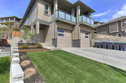 1215 Hume Avenue, Kelowna, BC - Outdoor