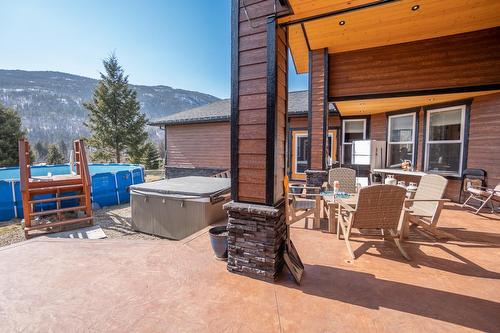 2977 Upper Levels Road, Castlegar, BC - Outdoor With Deck Patio Veranda