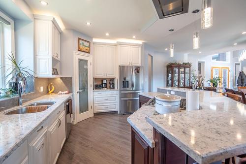 2977 Upper Levels Road, Castlegar, BC - Indoor Photo Showing Kitchen With Double Sink With Upgraded Kitchen