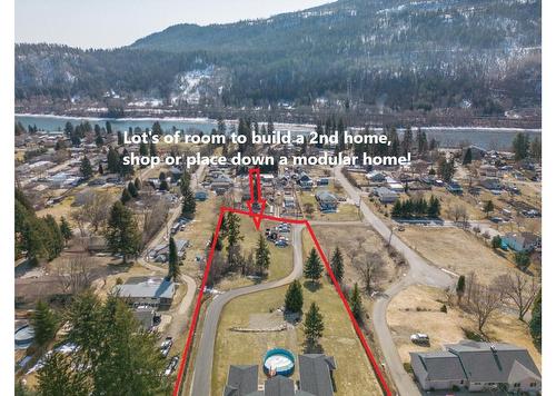 2977 Upper Levels Road, Castlegar, BC - Outdoor With View