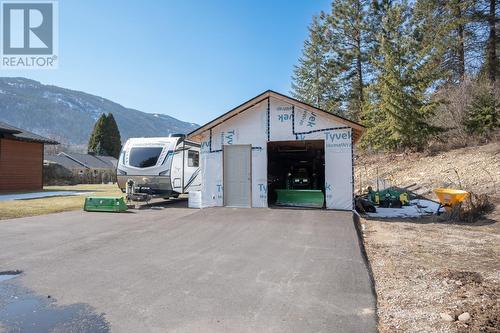 2977 Upper Levels  Road, Castlegar, BC - Outdoor