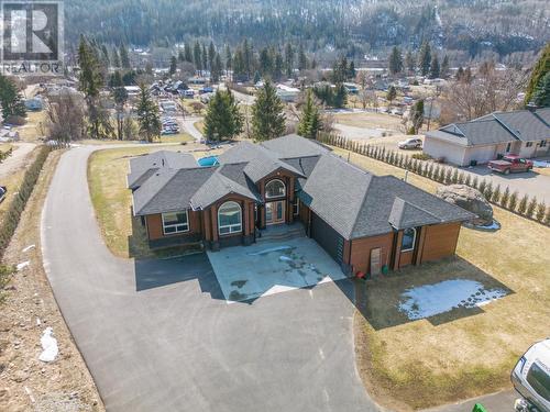 2977 Upper Levels  Road, Castlegar, BC - Outdoor