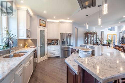 2977 Upper Levels  Road, Castlegar, BC - Indoor Photo Showing Kitchen With Double Sink With Upgraded Kitchen