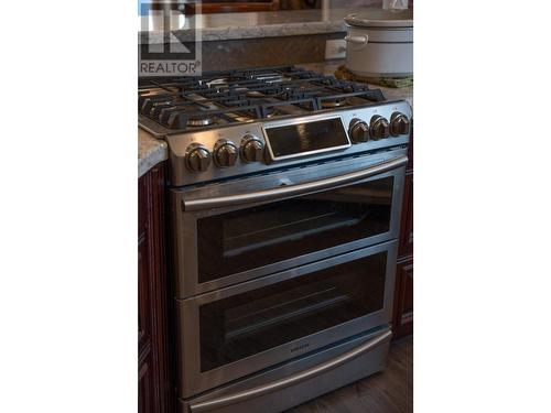 2977 Upper Levels  Road, Castlegar, BC - Indoor Photo Showing Kitchen