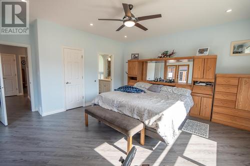 2977 Upper Levels  Road, Castlegar, BC - Indoor Photo Showing Bedroom