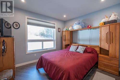 2977 Upper Levels  Road, Castlegar, BC - Indoor Photo Showing Bedroom