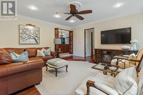 4445 9Th Concession Rd, Sandwich South, ON - Indoor Photo Showing Living Room