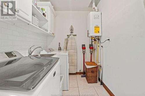 4445 9Th Concession Rd, Sandwich South, ON - Indoor Photo Showing Laundry Room