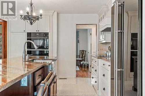 4445 9Th Concession Rd, Sandwich South, ON - Indoor Photo Showing Kitchen With Upgraded Kitchen