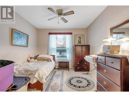 933 Harvey Avenue Unit# 110, Kelowna, BC - Indoor Photo Showing Bedroom