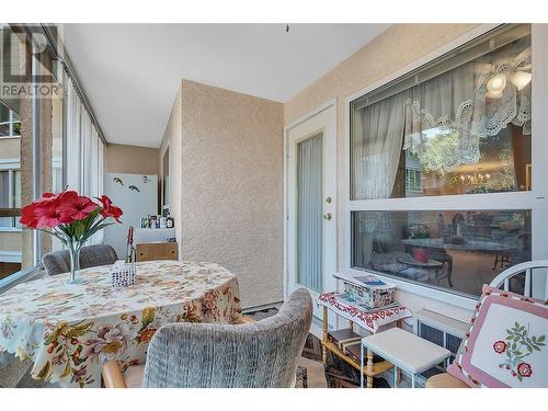 933 Harvey Avenue Unit# 110, Kelowna, BC - Indoor Photo Showing Dining Room