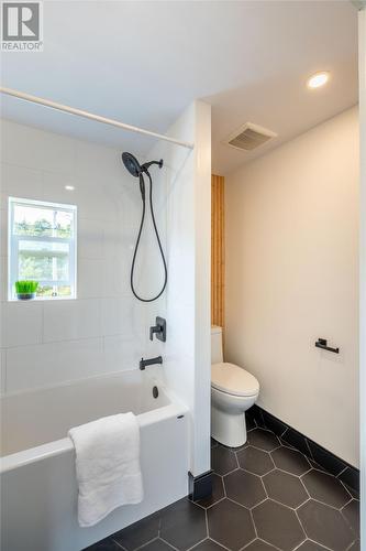 14 Harbour Road, New Chelsea, NL - Indoor Photo Showing Bathroom