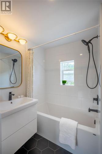 14 Harbour Road, New Chelsea, NL - Indoor Photo Showing Bathroom