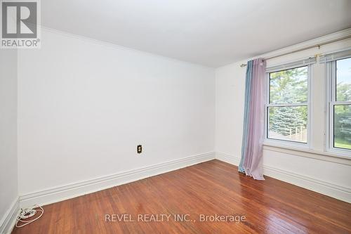 5835 Symmes Street, Niagara Falls, ON - Indoor Photo Showing Other Room