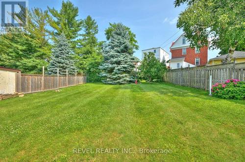 5835 Symmes Street, Niagara Falls, ON - Outdoor With Backyard