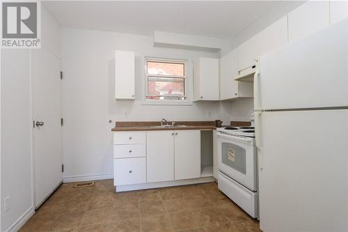 455 Bessie Avenue, Sudbury, ON - Indoor Photo Showing Kitchen