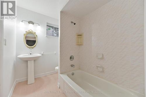 4003 River Mill Way, Mississauga (Rathwood), ON - Indoor Photo Showing Bathroom