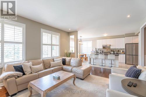 5504 Freshwater Drive, Mississauga (Churchill Meadows), ON - Indoor Photo Showing Living Room