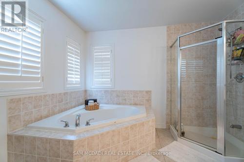 5504 Freshwater Drive, Mississauga, ON - Indoor Photo Showing Bathroom