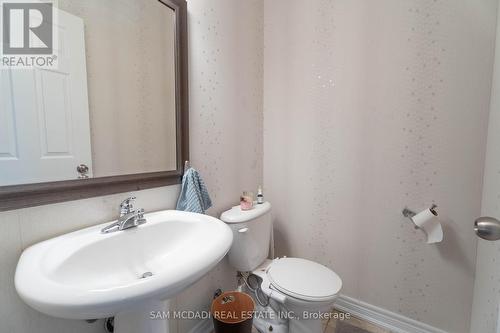 5504 Freshwater Drive, Mississauga, ON - Indoor Photo Showing Bathroom