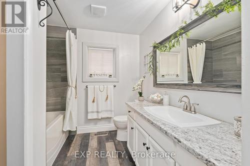 429 Main Street E, Shelburne, ON - Indoor Photo Showing Bathroom