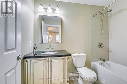 88 Keith Street, Hamilton (Industrial Sector), ON - Indoor Photo Showing Bathroom