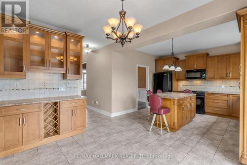 7149 Parkside Road, Niagara Falls, ON - Indoor Photo Showing Kitchen