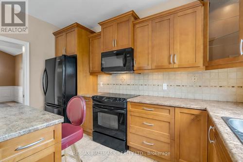 7149 Parkside Road, Niagara Falls, ON - Indoor Photo Showing Kitchen