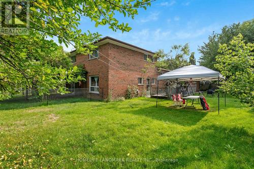 46 Sunnywood Crescent, Richmond Hill, ON - Outdoor